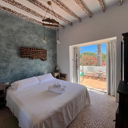 Boutique Hostal La Curandera De Salinas Sant Francesc de s'Estany Eksteriør billede