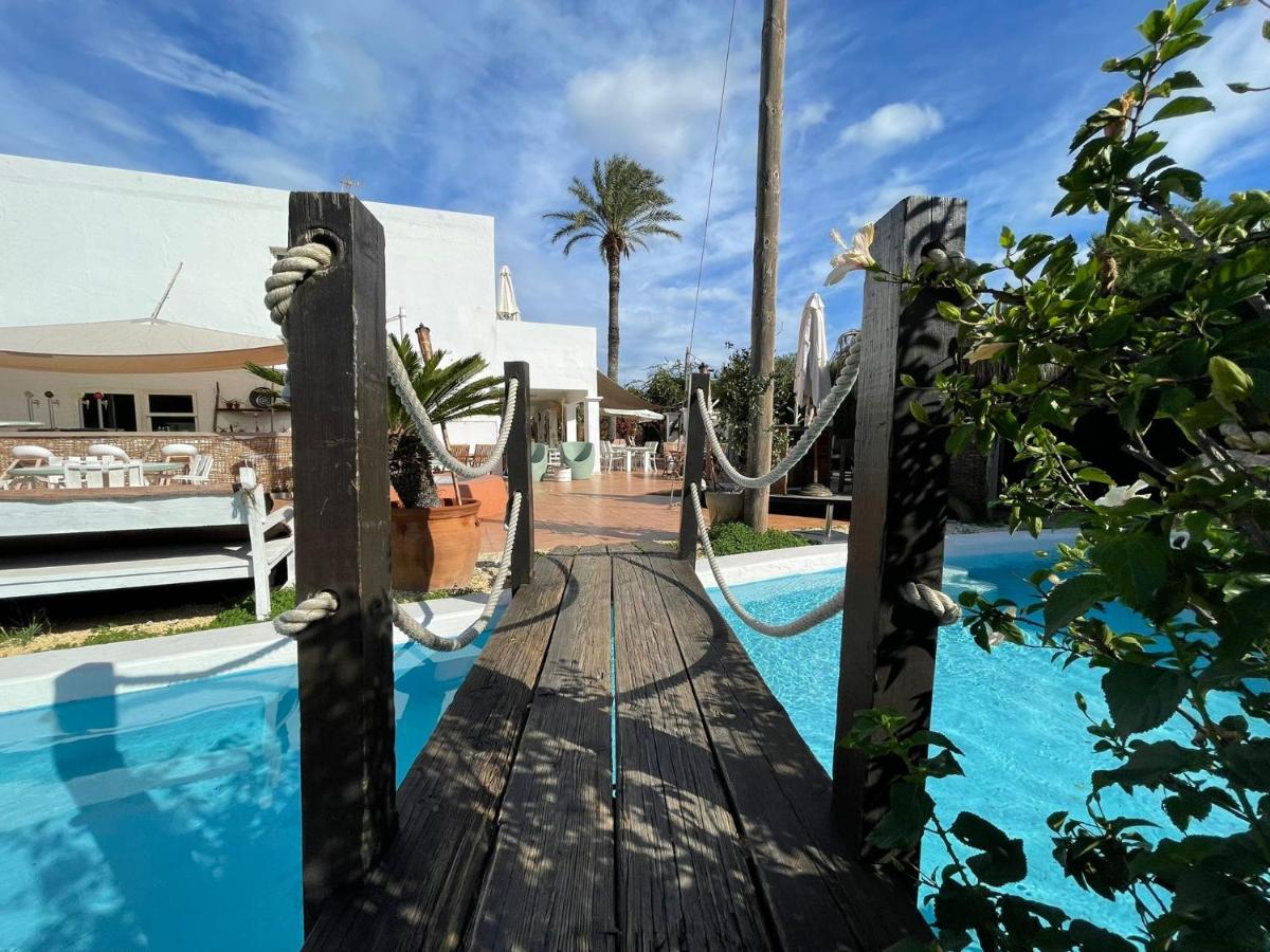 Boutique Hostal La Curandera De Salinas Sant Francesc de s'Estany Eksteriør billede