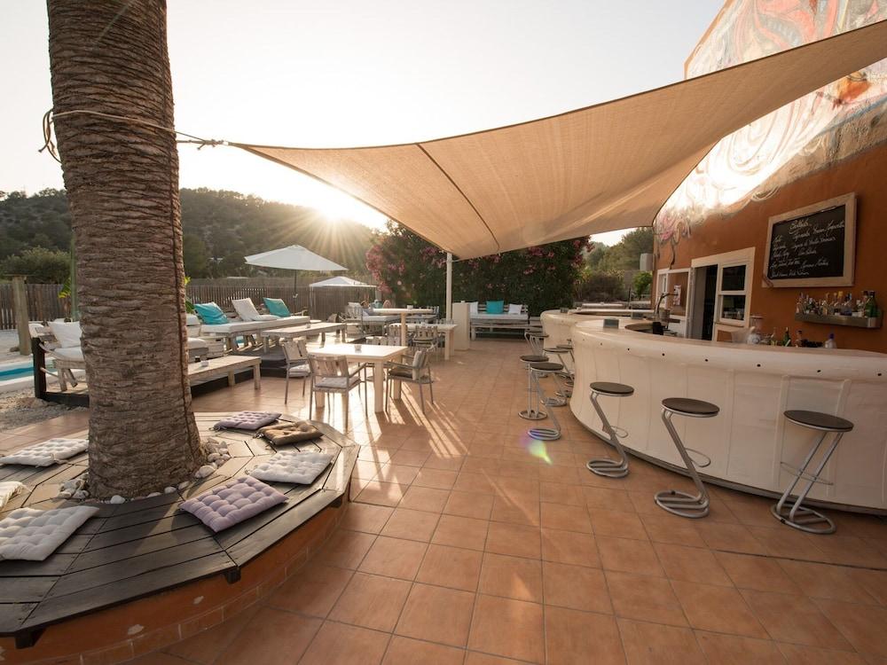 Boutique Hostal La Curandera De Salinas Sant Francesc de s'Estany Eksteriør billede