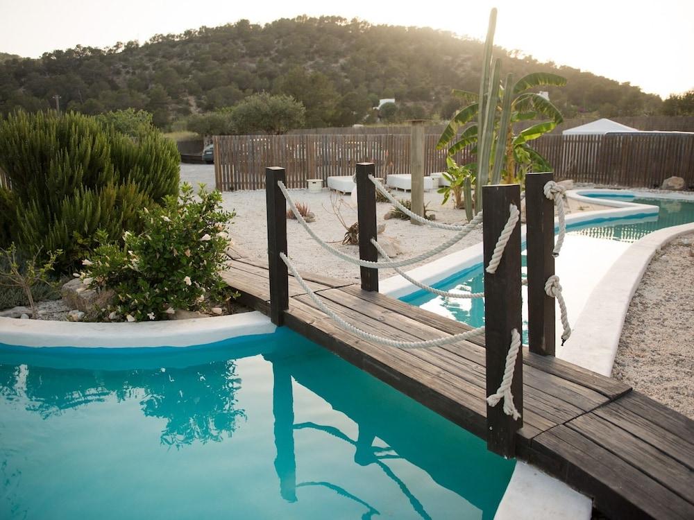 Boutique Hostal La Curandera De Salinas Sant Francesc de s'Estany Eksteriør billede