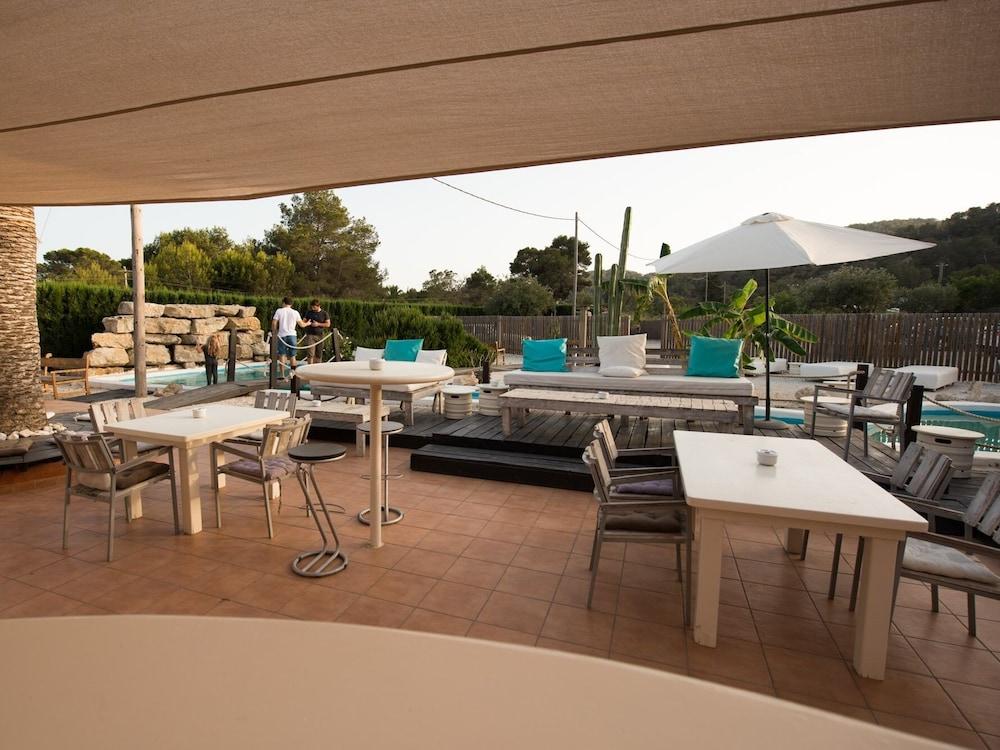 Boutique Hostal La Curandera De Salinas Sant Francesc de s'Estany Eksteriør billede