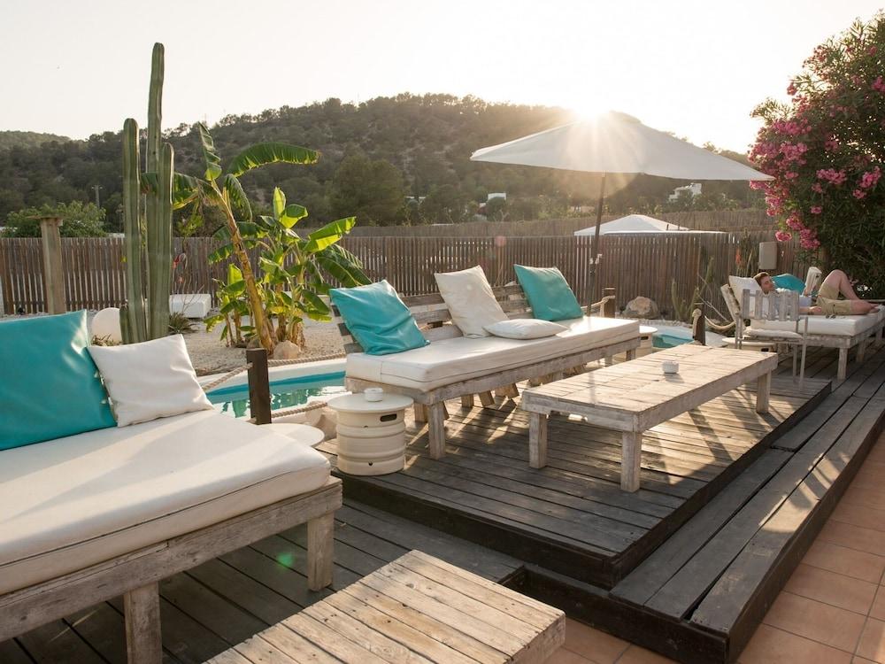 Boutique Hostal La Curandera De Salinas Sant Francesc de s'Estany Eksteriør billede