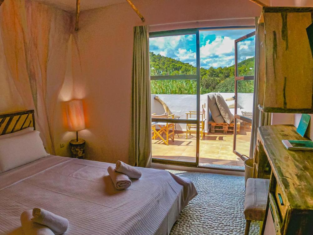 Boutique Hostal La Curandera De Salinas Sant Francesc de s'Estany Eksteriør billede