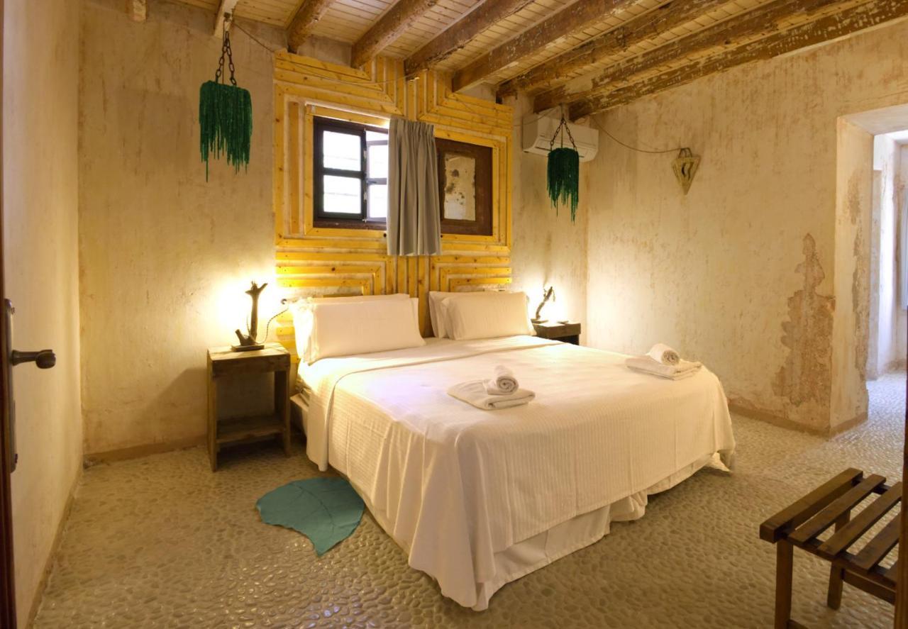 Boutique Hostal La Curandera De Salinas Sant Francesc de s'Estany Eksteriør billede