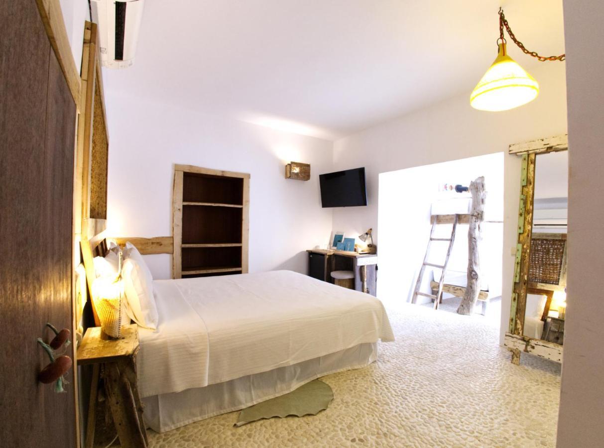 Boutique Hostal La Curandera De Salinas Sant Francesc de s'Estany Eksteriør billede