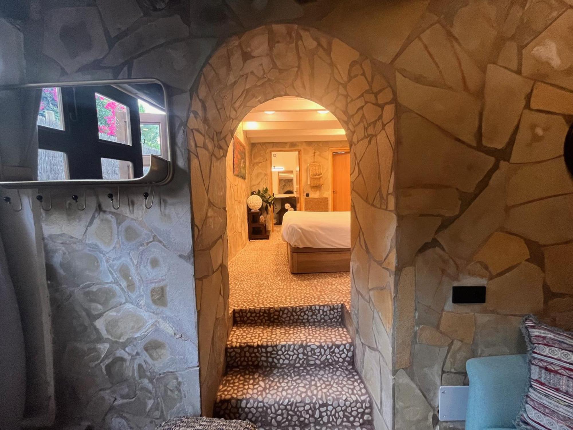 Boutique Hostal La Curandera De Salinas Sant Francesc de s'Estany Eksteriør billede