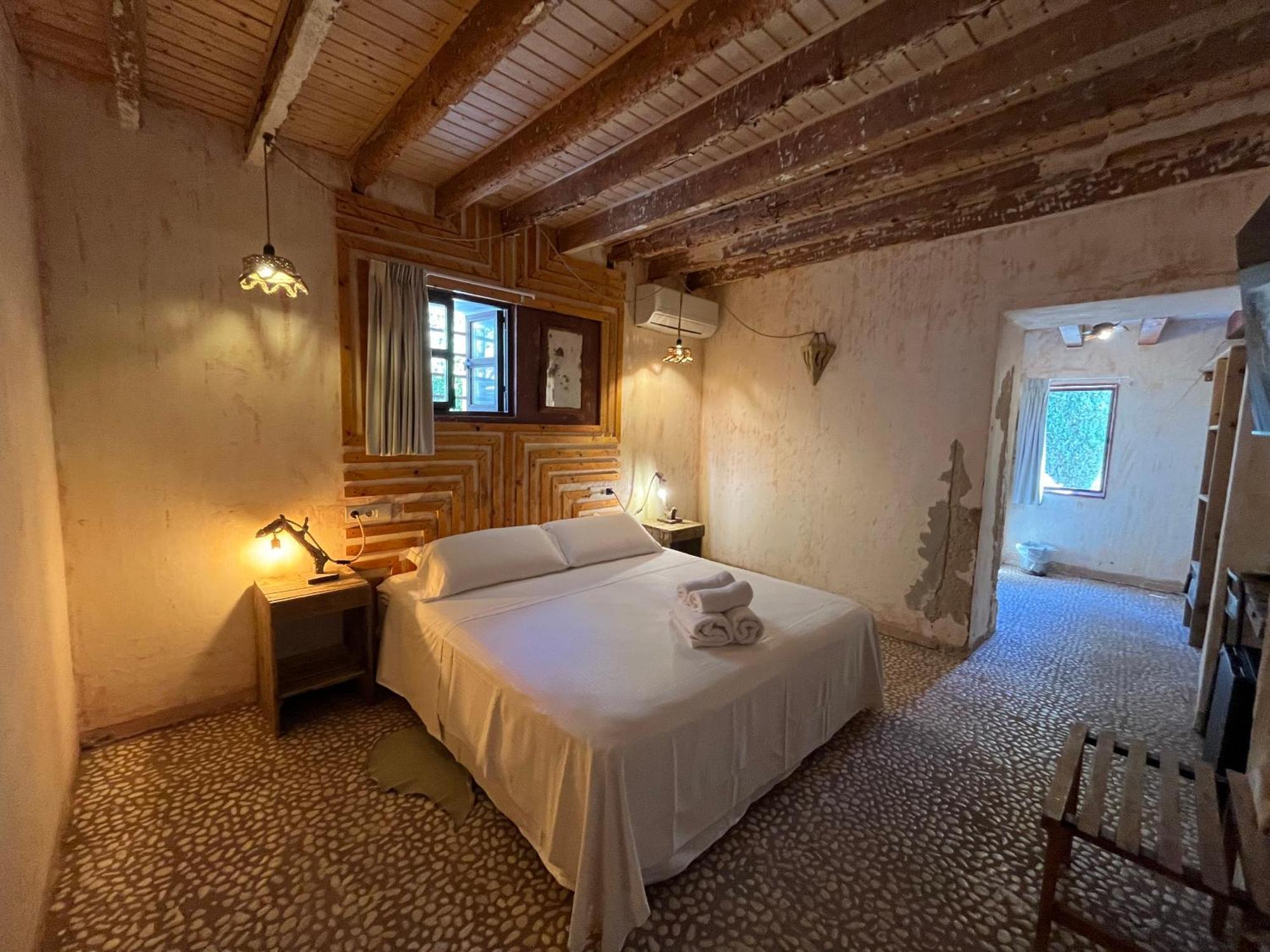 Boutique Hostal La Curandera De Salinas Sant Francesc de s'Estany Eksteriør billede