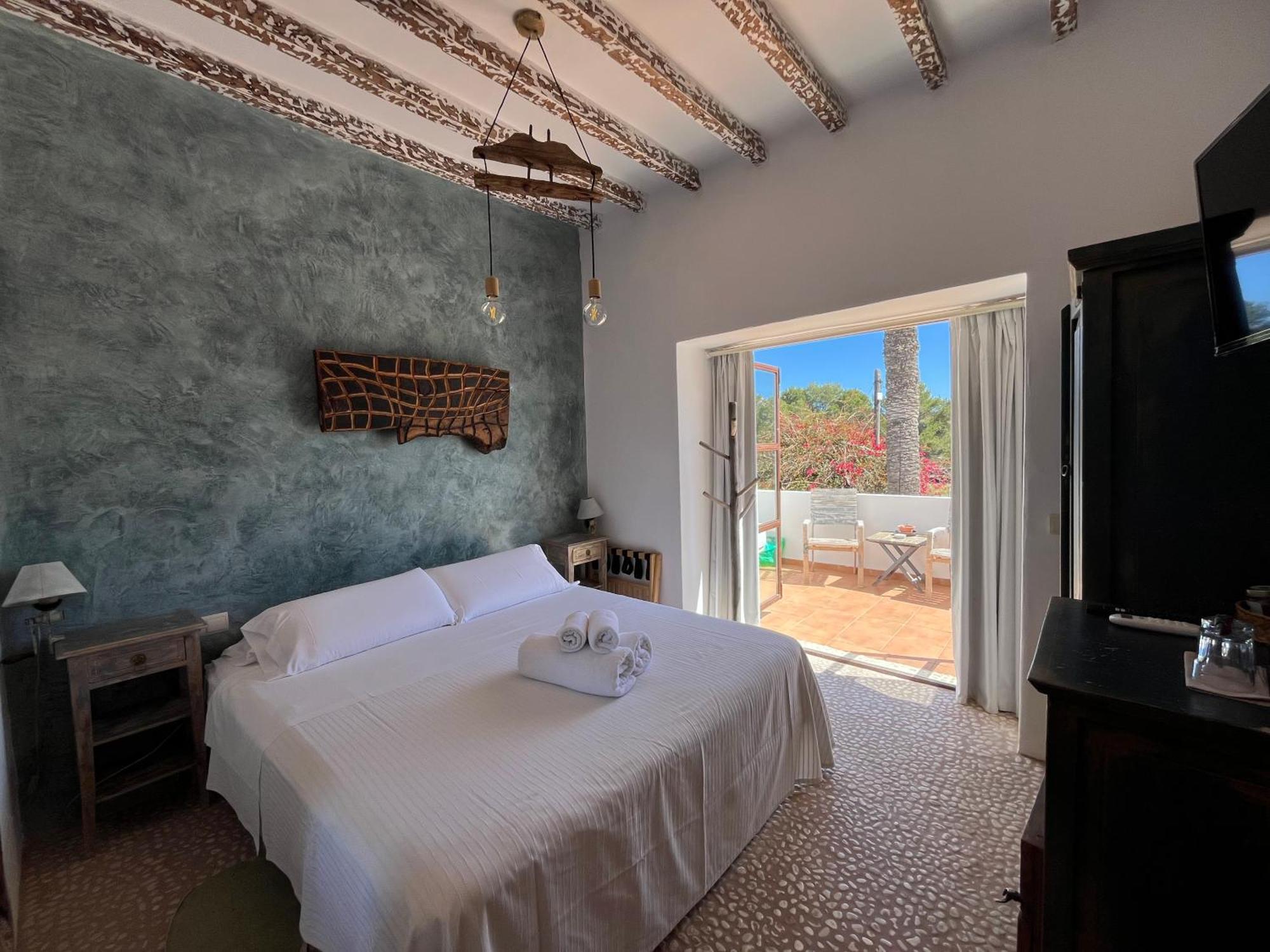 Boutique Hostal La Curandera De Salinas Sant Francesc de s'Estany Eksteriør billede