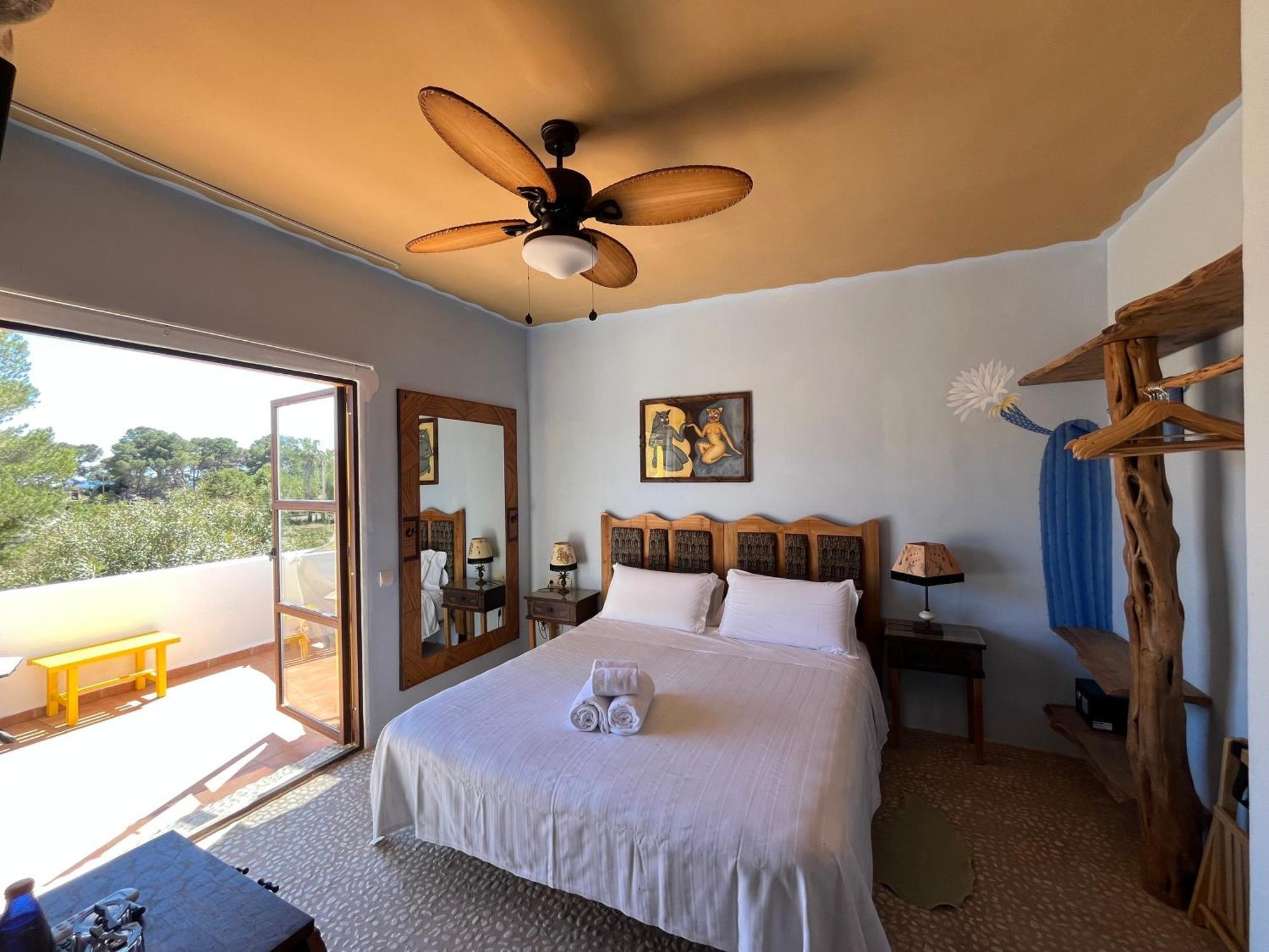 Boutique Hostal La Curandera De Salinas Sant Francesc de s'Estany Eksteriør billede